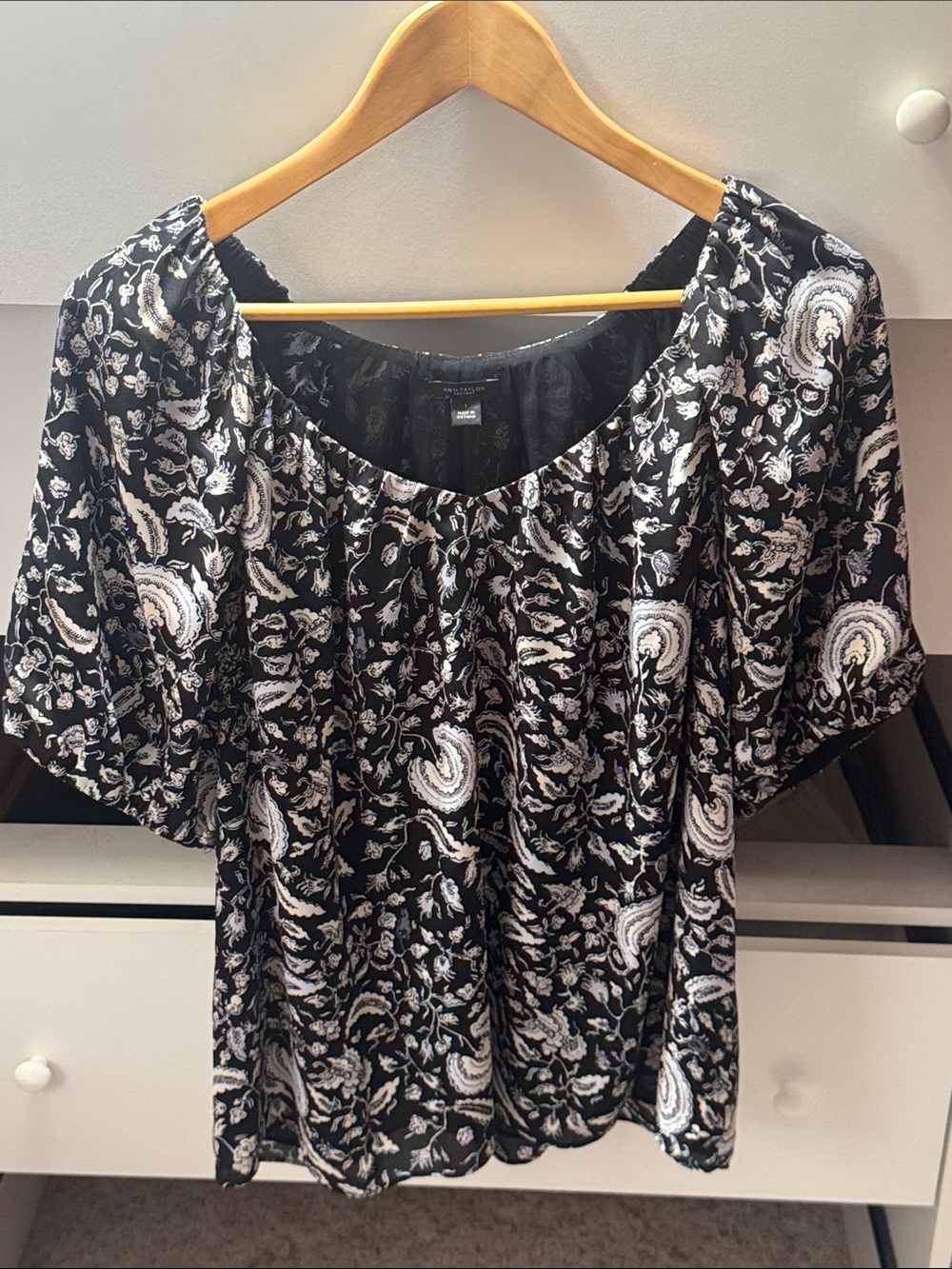 NWOT ANN TAYLOR FLORAL BLOUSE